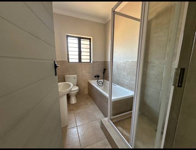 3 BEDROOM SECTIONAL TITLE FOR SALE IN WATERVAL EAST